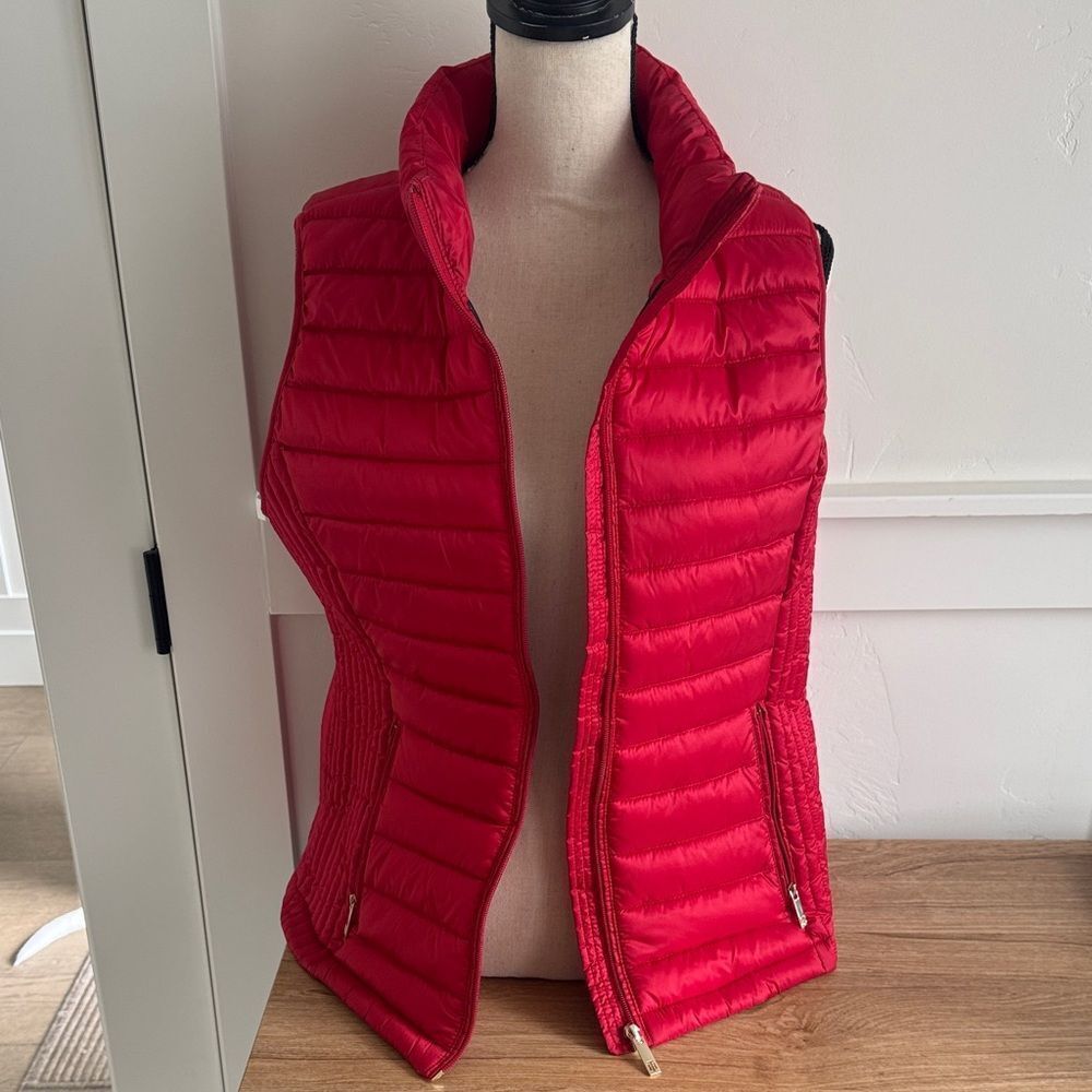 Tommy Hilfiger Women's Red Quilted Puffer Vest Packable Lightweight Size L EUC
